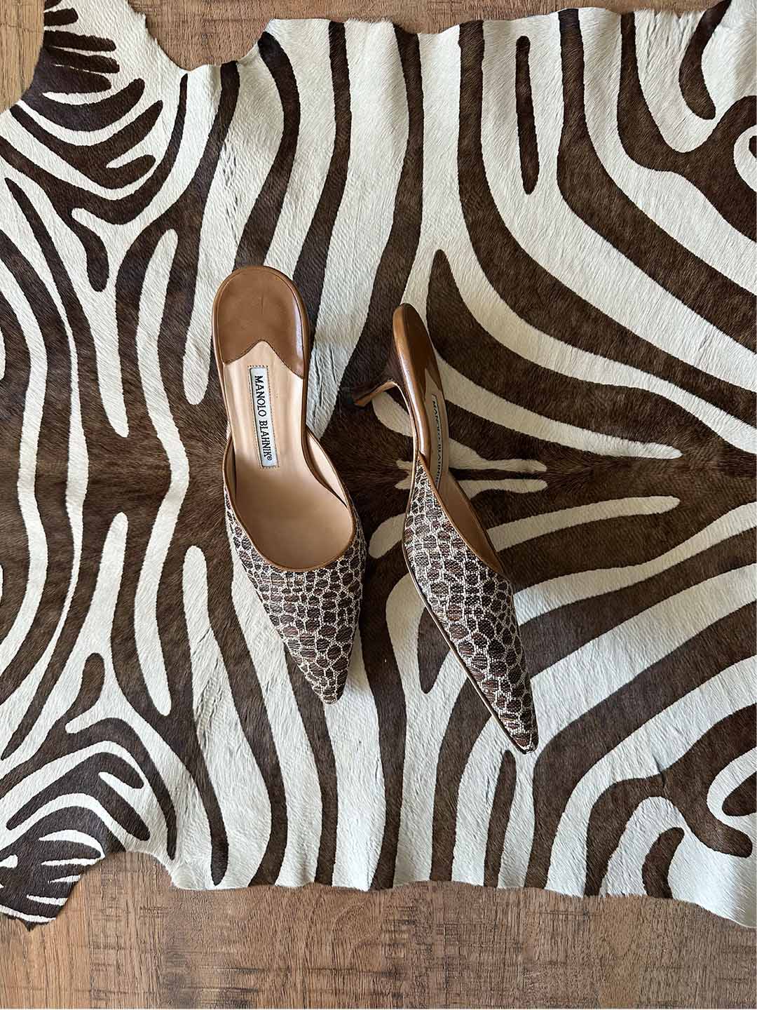 Manolo Blahnik Kitten Heels 37